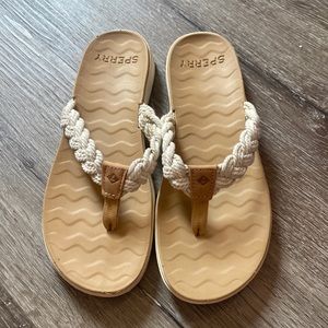 Sperry flip flops